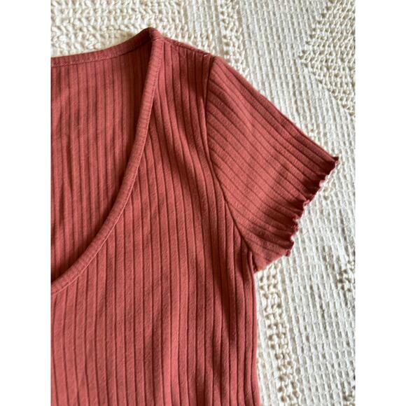 Forever 21 Pink Rib Knit Crop Top Short Sleeve Shirt Faux Buttons Size Large - Picture 6 of 9